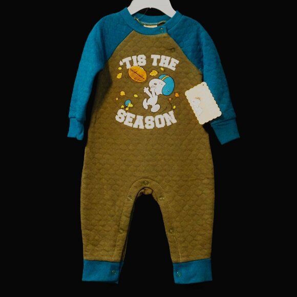 Peanuts One Piece ‘Tis The Season Snoopy & Woodstock Playing Football 6-9 Months - Picture 1 of 5